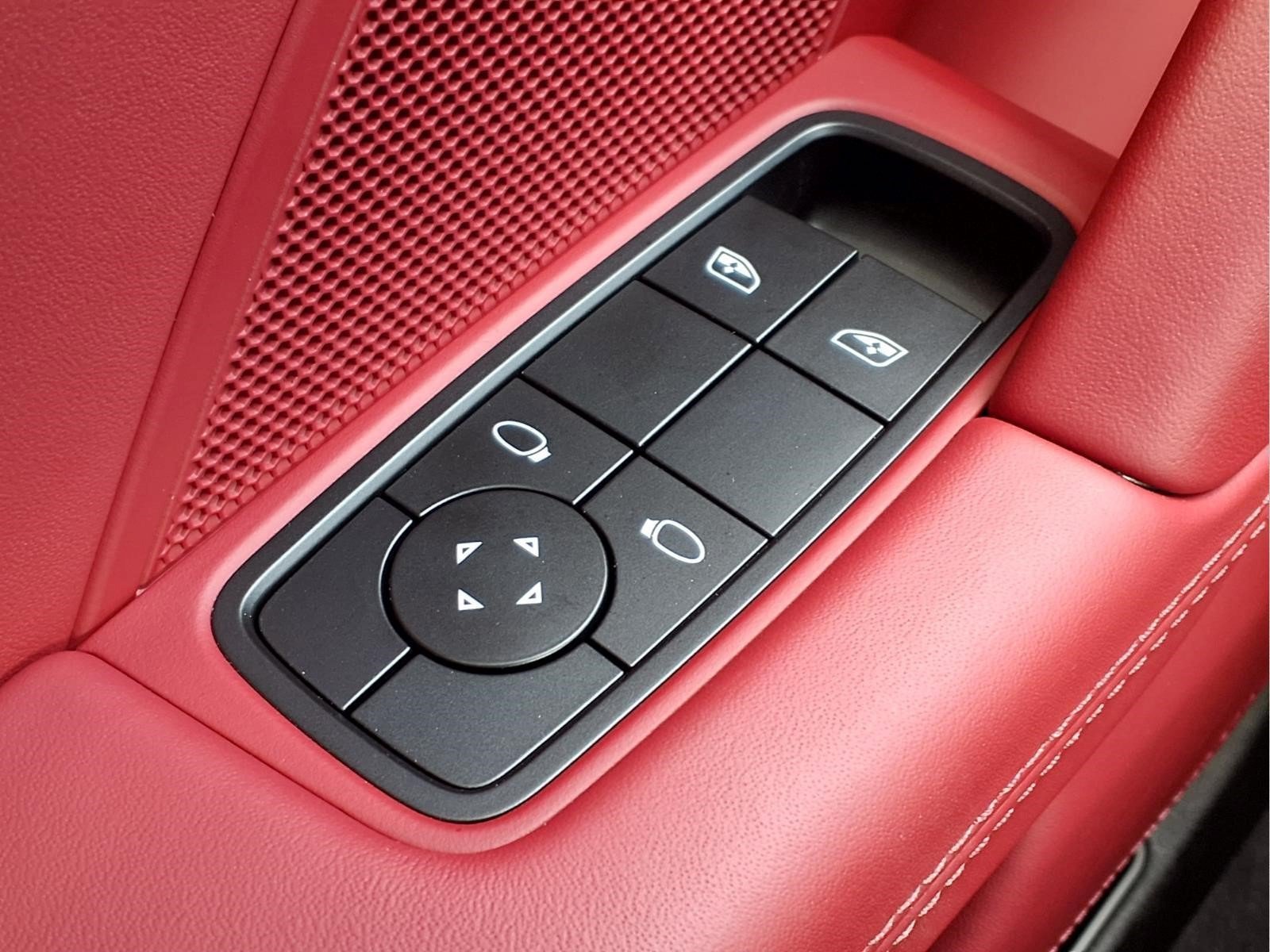 Used 2024 Porsche 911 GT3 RWD image 16