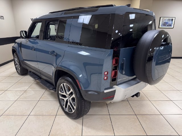 Used 2025 Land Rover Defender 110 S AWD/4WD image 4