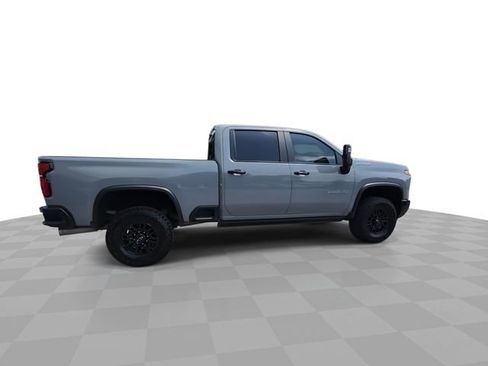 Used 2024 Chevrolet Silverado 2500 ZR2 w/ Technology Package AWD/4WD image 9