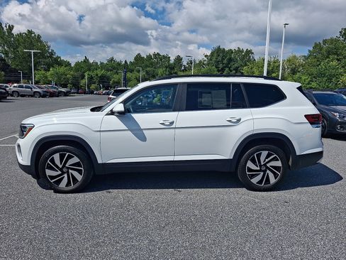 Used 2024 Volkswagen Atlas SE w/ Panoramic Sunroof Package AWD/4WD image 7
