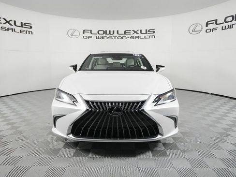 Certified 2023 Lexus ES 300h w/ Premium Package image 2