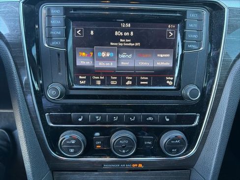 Used 2017 Volkswagen Passat 1.8T SE image 9