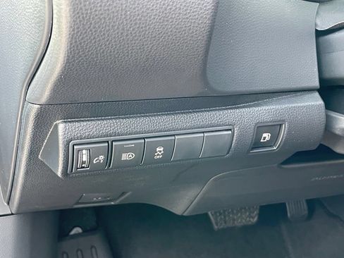 Used 2026 Toyota Corolla SE FWD image 12