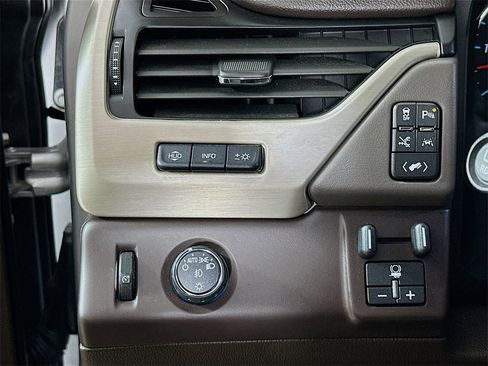 Used 2018 GMC Yukon Denali w/ Denali Ultimate Package image 12