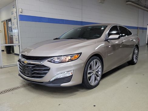 Used 2023 Chevrolet Malibu LT w/ Driver Confidence Package FWD image 2
