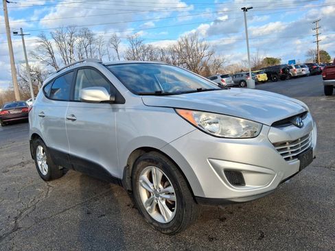 Used 2011 Hyundai Tucson GLS image 2