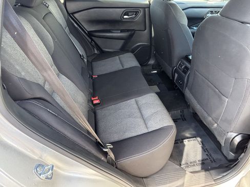 Used 2025 Nissan Rogue SV FWD image 11