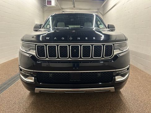 Used 2024 Jeep Wagoneer L Series III w/ Premium Group I AWD/4WD image 6