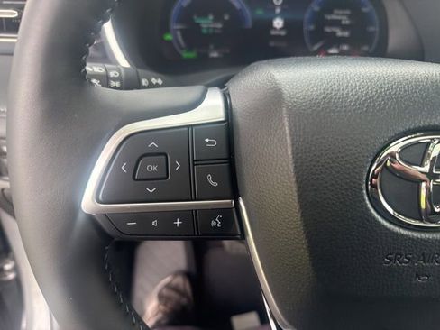 Used 2026 Toyota Highlander Limited AWD/4WD image 18