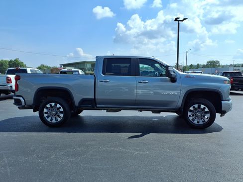 Used 2024 Chevrolet Silverado 2500 LT AWD/4WD image 29