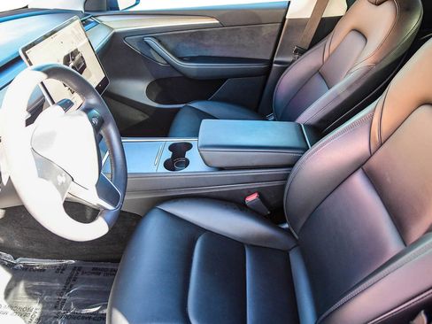 Used 2023 Tesla Model Y Long Range image 19