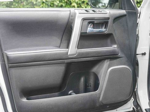 Used 2021 Toyota 4Runner SR5 Premium w/ Moonroof Package AWD/4WD image 21