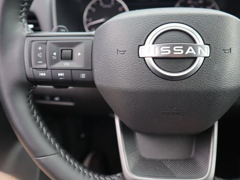 Certified 2025 Nissan Rogue SV AWD/4WD image 18