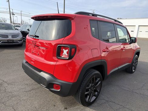Used 2022 Jeep Renegade Latitude w/ Sun/Sound Group image 5