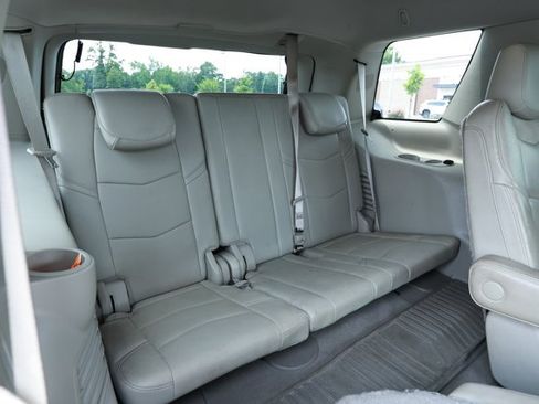 Used 2018 Cadillac Escalade Luxury AWD/4WD image 34