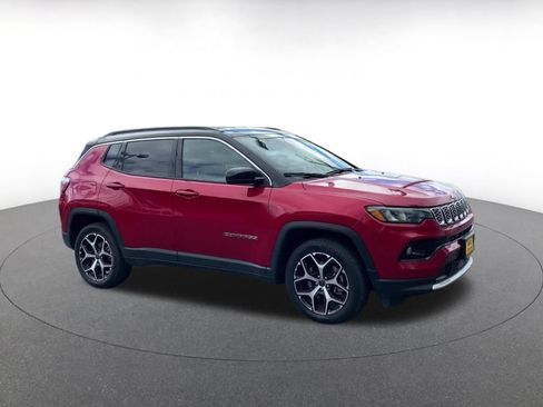 Used 2025 Jeep Compass Limited AWD/4WD image 3