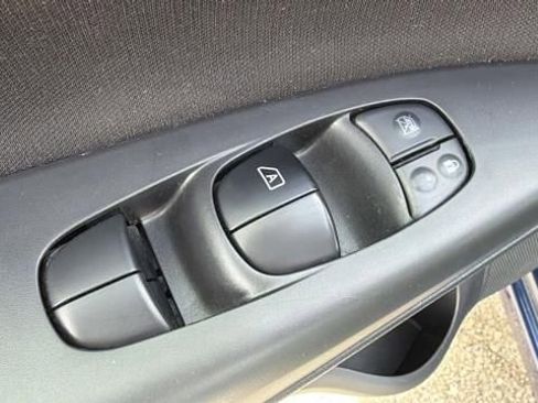 Used 2019 Nissan Sentra SV FWD image 8