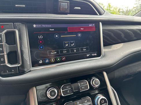 Used 2021 GMC Yukon Denali RWD image 12