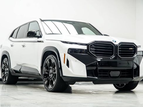 Used 2023 BMW XM w/ M Driver's Package AWD/4WD image 4