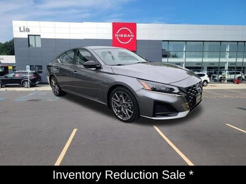Certified 2024 Nissan Altima 2.0 SR FWD image 10