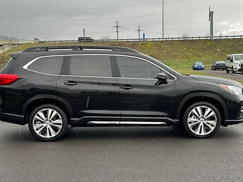 Used 2022 Subaru Ascent Limited image 2