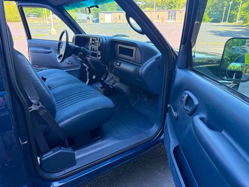 Used 2000 Chevrolet Silverado 2500 2WD Regular Cab w/ Comfort & Convenience Pkg image 17