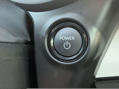 Certified 2026 Toyota Sienna XLE FWD image 28