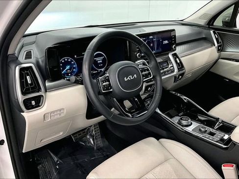 Used 2023 Kia Sorento SX Prestige image 14