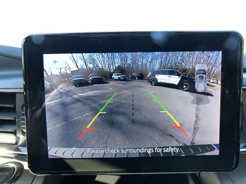 Used 2023 Ford Explorer XLT w/ Equipment Group 202A AWD/4WD image 17