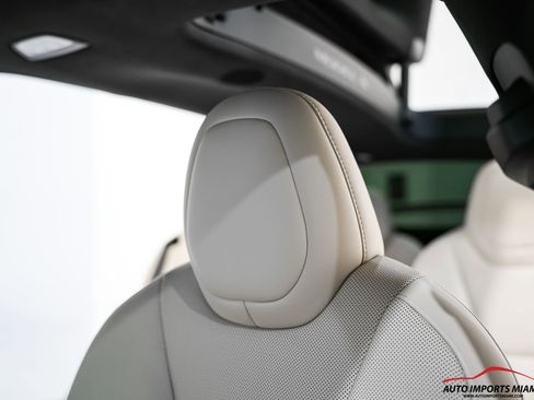 Used 2022 Tesla Model X Plaid image 39