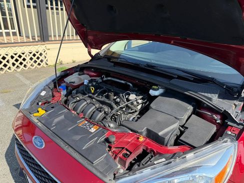 Used 2017 Ford Focus SE w/ Cold Weather Package FWD image 20