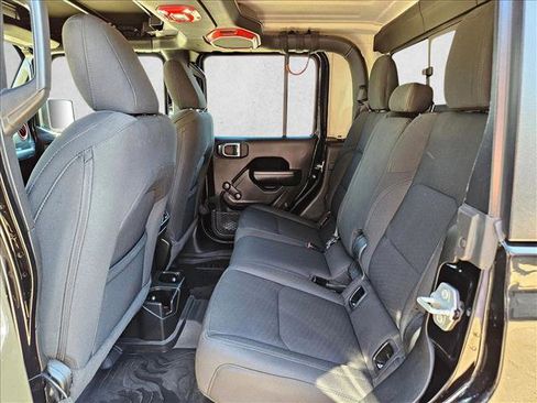 Used 2022 Jeep Gladiator Sport image 16