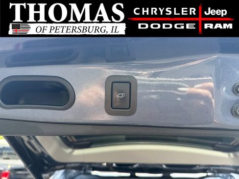 Used 2015 Toyota Highlander Limited Platinum AWD/4WD image 30