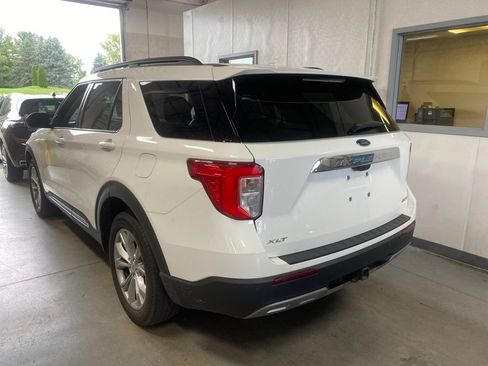 Used 2023 Ford Explorer XLT w/ Equipment Group 202A AWD/4WD image 3