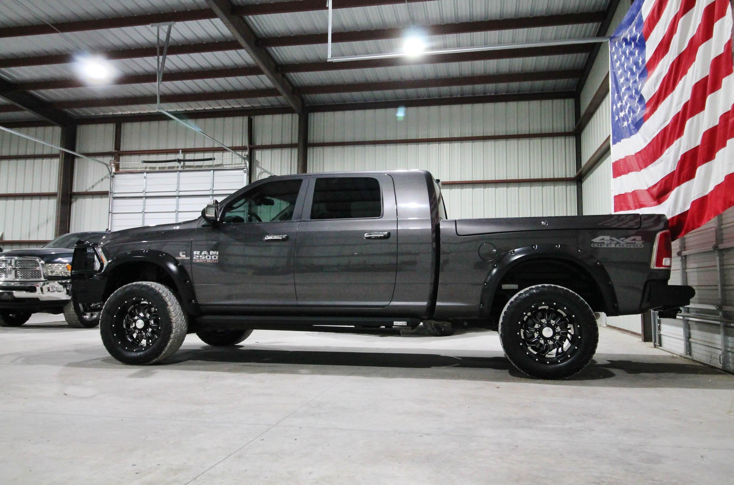 Used 2018 RAM 2500 Laramie w/ Off Road Package AWD/4WD image 6
