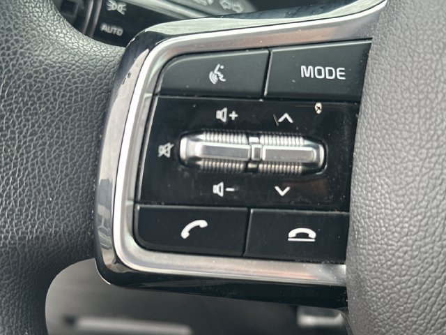 Certified 2023 Kia Sorento LX FWD image 23