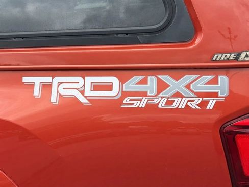 Used 2016 Toyota Tacoma TRD Sport w/ Towing Package AWD/4WD image 19