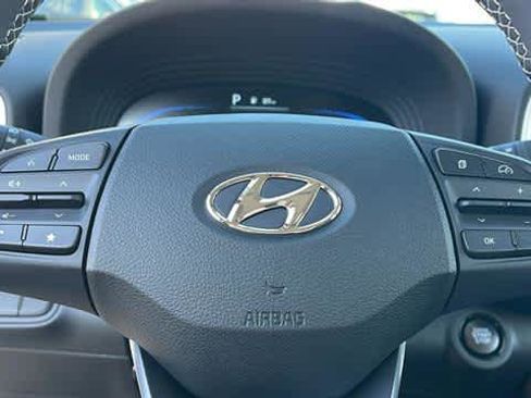 New 2025 Hyundai Venue Limited image 18