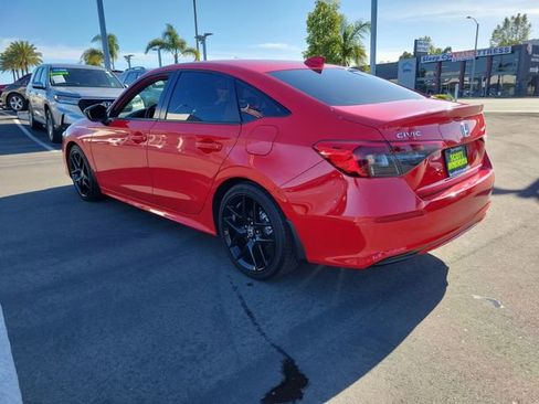 Used 2024 Honda Civic Sport image 3