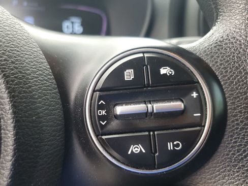 Used 2024 Kia Soul LX w/ Option Group 015 FWD image 17