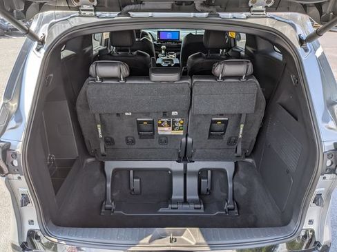 Used 2025 Toyota Sienna XSE FWD image 12