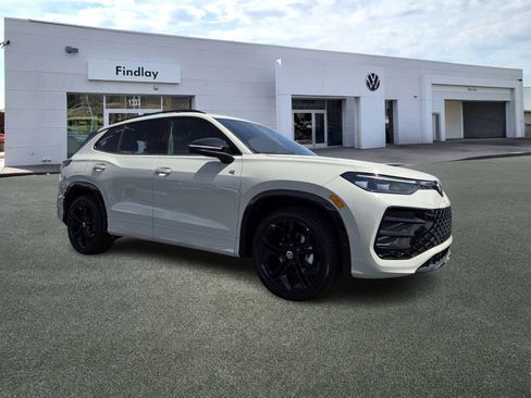 New 2026 Volkswagen Tiguan SE R-Line FWD image 2