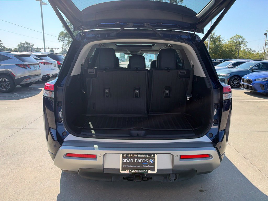 Used 2024 Nissan Pathfinder Platinum w/ Cargo Package FWD image 27