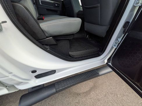 Used 2019 RAM 1500 Warlock AWD/4WD image 30