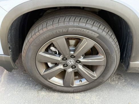 Used 2025 Honda Pilot Sport image 16