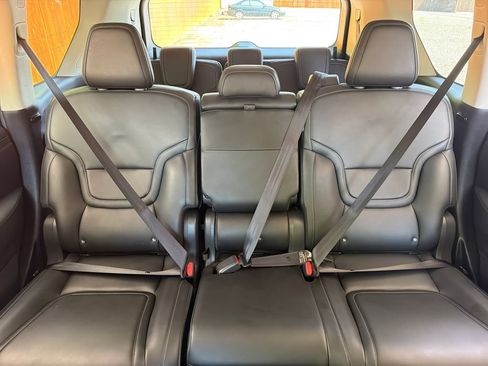 Used 2025 Nissan Armada SV AWD/4WD image 28