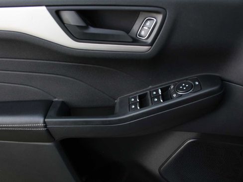 Used 2022 Ford Escape SE w/ Cold Weather Package AWD/4WD image 30