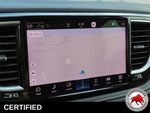 Used 2023 Chrysler Pacifica Limited FWD image 29