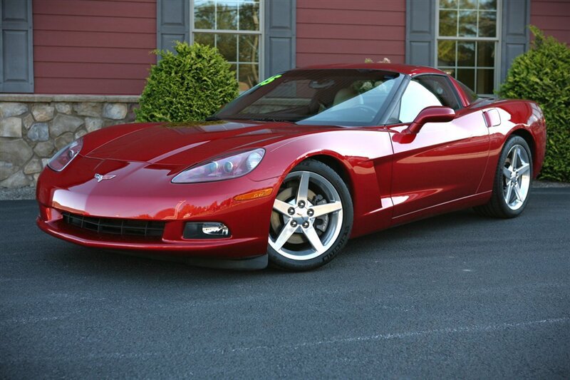 Used 2005 Chevrolet Corvette Coupe w/ Preferred Equipment Group RWD image 1