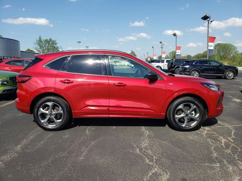 Used 2024 Ford Escape ST-Line w/ Tech Pack #1 AWD/4WD image 2
